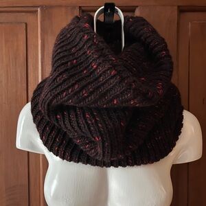 John Varvatos Unisex Black and Red Cable Knit infinity Scarf Neck Gaiter.